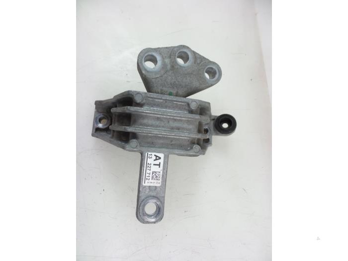 Used Engine mount Opel Insignia 1.4 Turbo 16V Ecotec Price € 25,00 Margin scheme offered by Autobedrijf Broekhuis B.V.