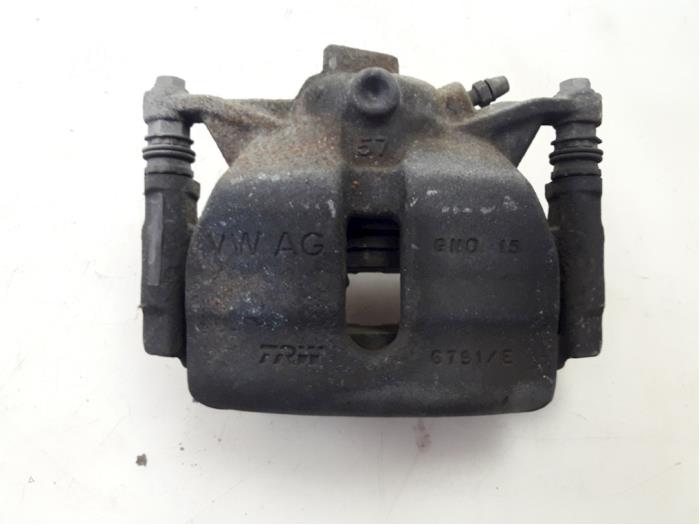 Used Front brake calliper, left Seat Leon (5FB) 1.6 TDI Ecomotive 16V Price € 20,00 Margin scheme offered by Autobedrijf Broekhuis B.V.