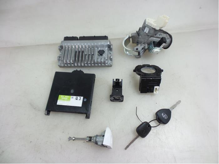 Used Injection computer Toyota Yaris III (P13) 1.33 16V Dual VVT-I Price € 150,00 Margin scheme offered by Autobedrijf Broekhuis B.V.