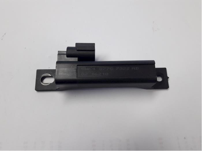 Używane Antena Nissan Micra (K14) 0.9 IG-T 12V Cena € 35,00 Procedura marży oferowane przez Autobedrijf Broekhuis B.V.