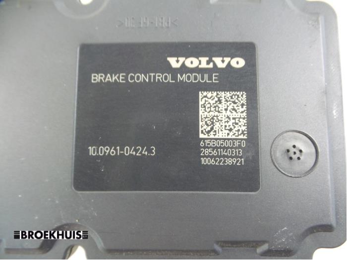 Bomba ABS de un Volvo V40 (MV) 2.0 D2 16V 2015