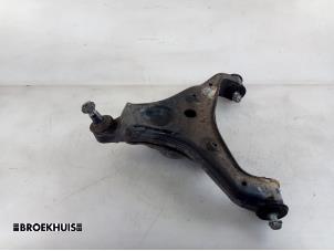 Used Front wishbone, right Mercedes Sprinter 5t (907.6) 319 CDI 3.0 V6 24V RWD Price € 60,50 Inclusive VAT offered by Autobedrijf Broekhuis B.V.