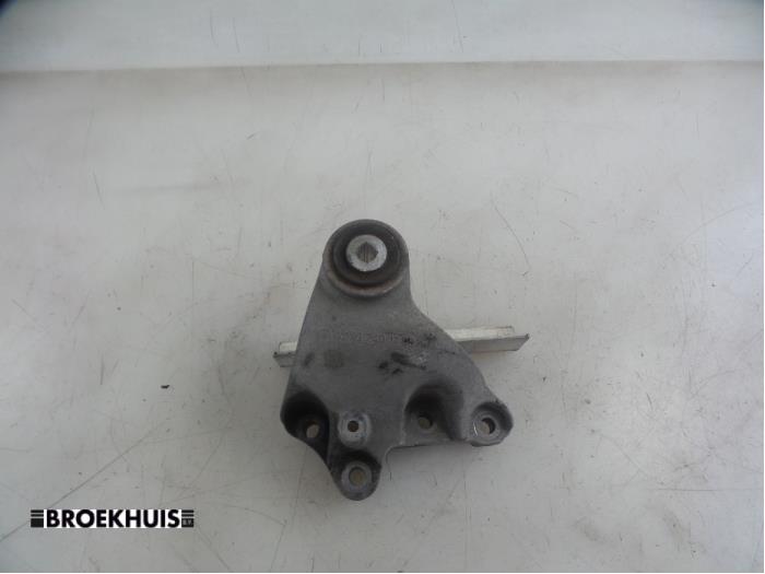 Usagé Support moteur Mercedes A (W176) 1.8 A-200 CDI 16V Prix € 25,00 Règlement à la marge proposé par Autobedrijf Broekhuis B.V.