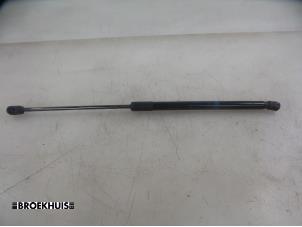 Used Rear gas strut, right Mercedes A (W176) 1.8 A-200 CDI 16V Price € 15,00 Margin scheme offered by Autobedrijf Broekhuis B.V.