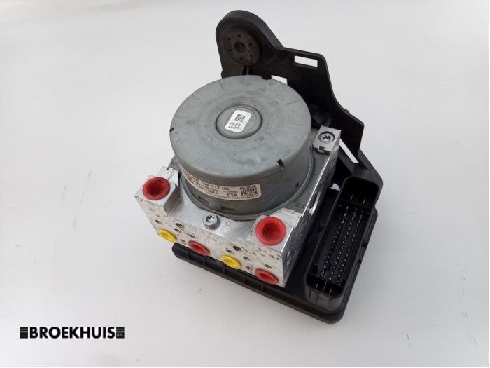 Usagé Pompe ABS Audi A3 Sportback (8VA/8VF) 1.0 TFSI 12V Prix € 75,00 Règlement à la marge proposé par Autobedrijf Broekhuis B.V.