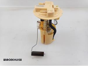 Used Electric fuel pump Renault Clio IV Estate/Grandtour (7R) 1.5 Energy dCi 90 FAP Price € 60,00 Margin scheme offered by Autobedrijf Broekhuis B.V.