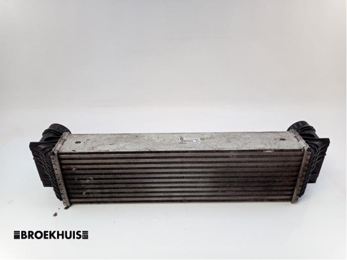 Intercooler from a BMW 5 serie (F10) 530d 24V 2010