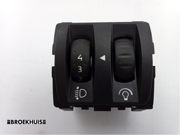 AIH headlight switch from a Renault Zoé (AG) 65kW 2017