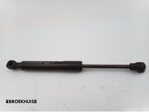Used Bonnet gas strut, right Renault Zoé (AG) 65kW Price € 15,00 Margin scheme offered by Autobedrijf Broekhuis B.V.