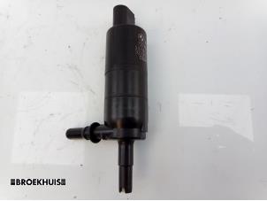 Usados Bomba de rociador de faro BMW 5 serie (F10) 530d 24V Precio € 15,00 Norma de margen ofrecido por Autobedrijf Broekhuis B.V.