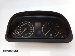 Używane Licznik kilometrów KM Mercedes A (W169) 1.5 A-160 Cena € 100,00 Procedura marży oferowane przez Autobedrijf Broekhuis B.V.