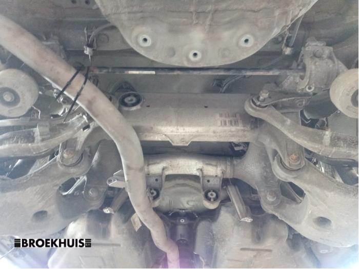 Usados Subchasis BMW 5 serie Touring (F11) 520d 16V Precio € 100,00 Norma de margen ofrecido por Autobedrijf Broekhuis B.V.