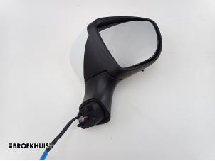 Used Wing mirror, right Renault Clio IV (5R) 0.9 Energy TCE 90 12V Price € 80,00 Margin scheme offered by Autobedrijf Broekhuis B.V.