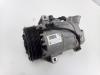 Air conditioning pump from a Renault Clio IV (5R) 0.9 Energy TCE 90 12V 2019