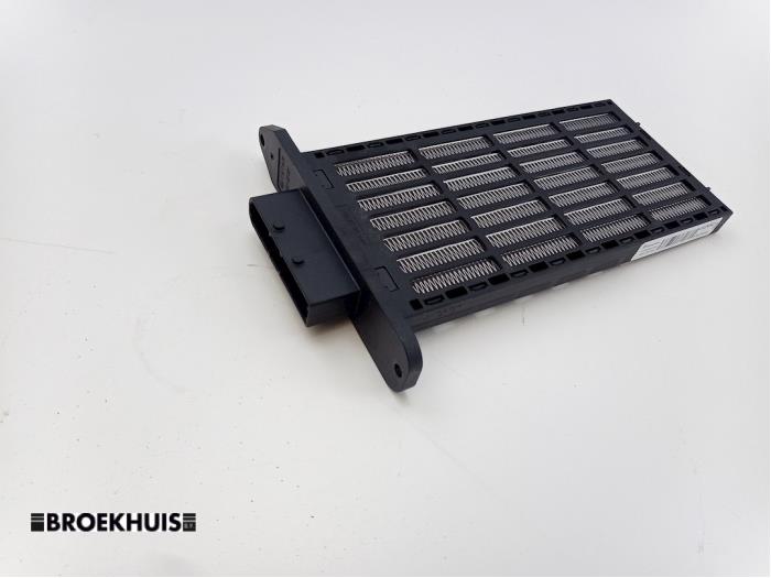 Heating element from a Renault Clio IV (5R) 0.9 Energy TCE 90 12V 2019