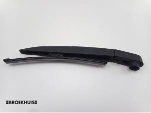 Used Rear wiper arm Renault Clio IV (5R) 0.9 Energy TCE 90 12V Price € 15,00 Margin scheme offered by Autobedrijf Broekhuis B.V.
