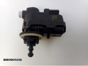 Used Headlight motor Nissan Qashqai (J11) 1.5 dCi DPF Price € 20,00 Margin scheme offered by Autobedrijf Broekhuis B.V.