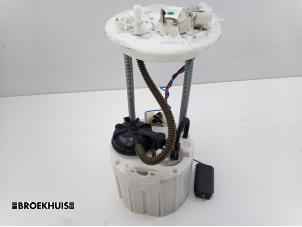 Usados Bomba eléctrica de combustible Opel Astra K 1.4 Turbo 16V Precio € 75,00 Norma de margen ofrecido por Autobedrijf Broekhuis B.V.