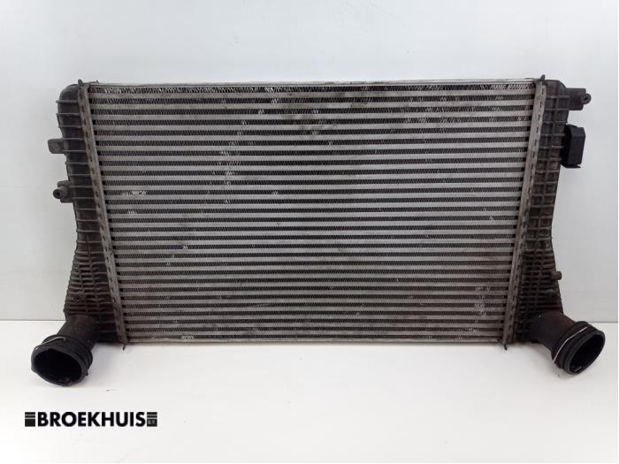 Usados Intercooler Volkswagen Golf V Variant (1K5) 2.0 TDI 16V Precio € 40,00 Norma de margen ofrecido por Autobedrijf Broekhuis B.V.