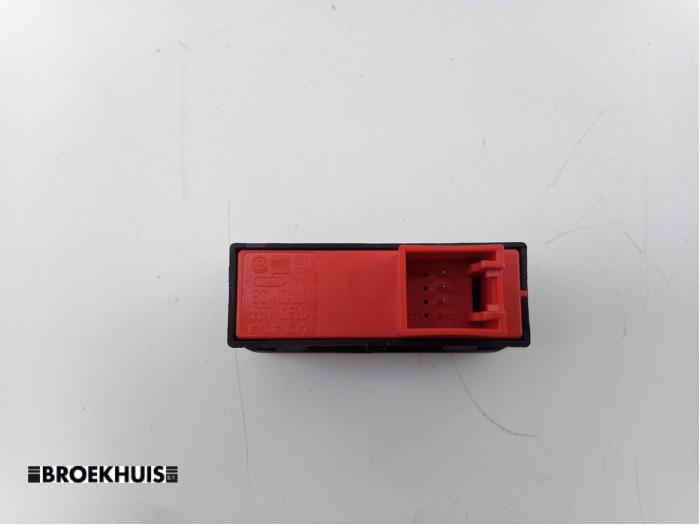 Reifendruck Schalter van een Volkswagen Up! (121) 1.0 12V 60 2015