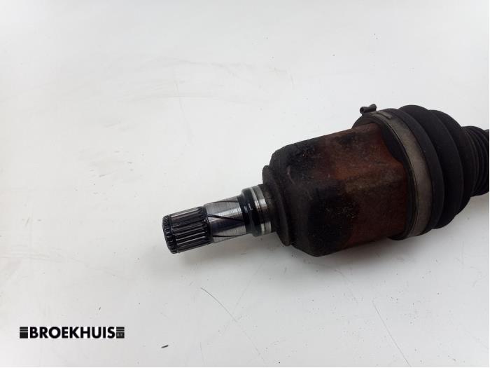 Front drive shaft, left from a Opel Zafira (M75) 1.9 CDTI 2006