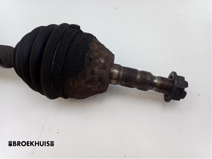 Front drive shaft, left from a Opel Zafira (M75) 1.9 CDTI 2006
