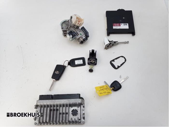 Used Injection computer Toyota Yaris III (P13) 1.5 16V Hybrid Price € 200,00 Margin scheme offered by Autobedrijf Broekhuis B.V.