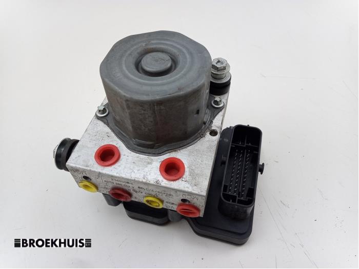 Begagnade ABS-pump Smart Forfour (453) 1.0 12V Pris € 85,00 Marginaltabell erbjuds av Autobedrijf Broekhuis B.V.