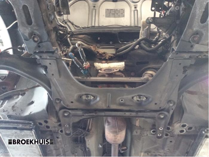 Usados Subchasis Renault Megane II Grandtour (KM) 1.6 16V Precio € 50,00 Norma de margen ofrecido por Autobedrijf Broekhuis B.V.