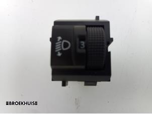 Used AIH headlight switch Peugeot 3008 II (M4/MC/MJ/MR) 1.6 BlueHDi 120 Price € 15,00 Margin scheme offered by Autobedrijf Broekhuis B.V.