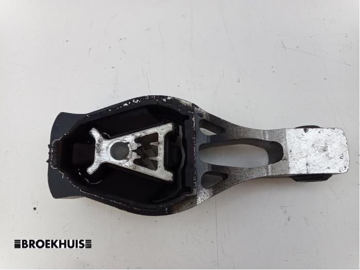 Used Engine mount Peugeot 3008 II (M4/MC/MJ/MR) 1.6 BlueHDi 120 Price € 25,00 Margin scheme offered by Autobedrijf Broekhuis B.V.
