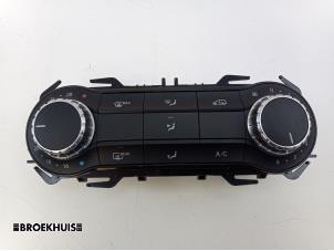 Używane Panel sterowania nagrzewnicy Mercedes B (W246,242) 1.5 B-180 CDI 16V Cena € 80,00 Procedura marży oferowane przez Autobedrijf Broekhuis B.V.