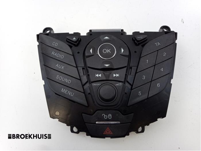 Używane Panel obslugi radia Ford Focus 3 1.0 Ti-VCT EcoBoost 12V 100 Cena € 50,00 Procedura marży oferowane przez Autobedrijf Broekhuis B.V.