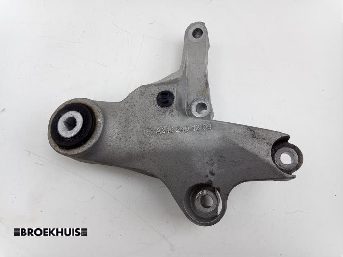 Used Engine mount Mercedes B (W246/W242) 1.5 B-180 CDI,d 16V Price € 35,00 Margin scheme offered by Autobedrijf Broekhuis B.V.