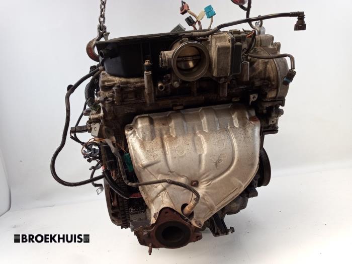 Engine from a Renault Megane II Grandtour (KM) 1.4 16V 2004