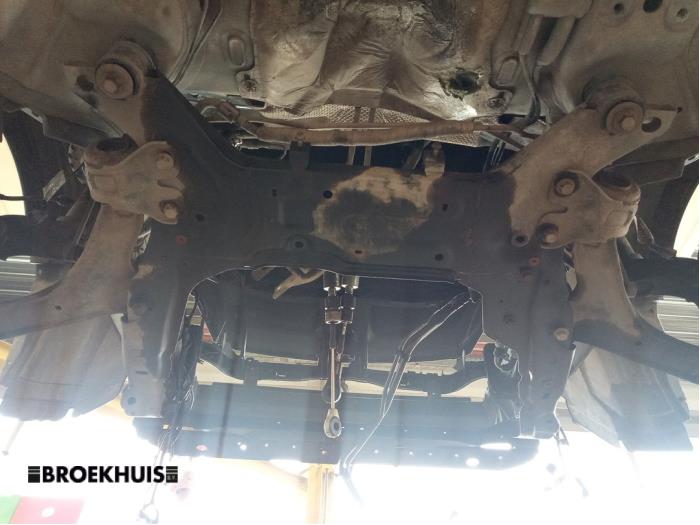 Usados Subchasis Ford Mondeo IV Wagon 1.8 TDCi 125 16V Precio € 75,00 Norma de margen ofrecido por Autobedrijf Broekhuis B.V.