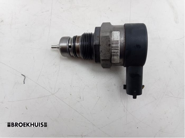 Begagnade Bränsletrycksregulator Hyundai iX35 (LM) 2.0 CRDi 16V 4x4 Pris € 40,00 Marginaltabell erbjuds av Autobedrijf Broekhuis B.V.