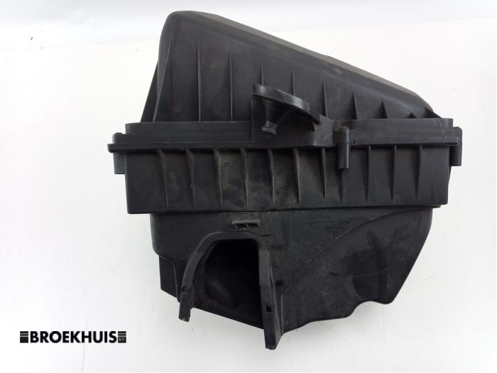 Begagnade Luftfilterhus Ford Mondeo IV Wagon 1.8 TDCi 125 16V Pris € 30,00 Marginaltabell erbjuds av Autobedrijf Broekhuis B.V.