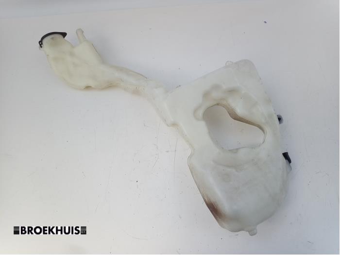 Front windscreen washer reservoir from a MINI Mini (R56) 1.4 16V One 2007