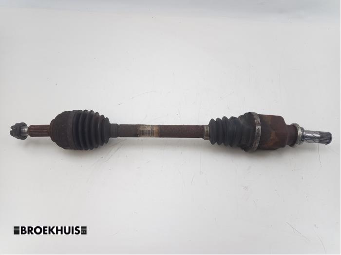 Front drive shaft, left from a Renault Clio III Estate/Grandtour (KR) 1.2 16V TCE 100 2008