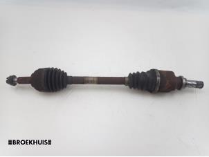 Used Front drive shaft, left Renault Clio III Estate/Grandtour (KR) 1.2 16V TCE 100 Price € 25,00 Margin scheme offered by Autobedrijf Broekhuis B.V.
