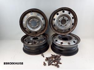 Used Set of wheels Opel Movano (4A1; 4A2; 4B2; 4B3; 4C2; 4C3) 2.5 CDTI Price € 72,60 Inclusive VAT offered by Autobedrijf Broekhuis B.V.