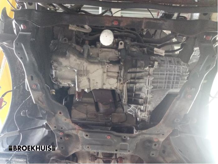 Begagnade Underram Volvo V70 (BW) 2.0 16V Pris € 100,00 Marginaltabell erbjuds av Autobedrijf Broekhuis B.V.