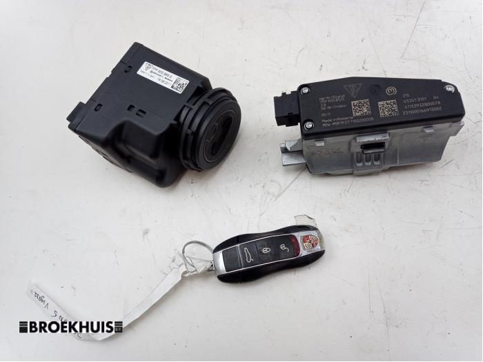 Kit Serrures Pour Vespa PX 125 - 4 Clés En Plastique, Tête 4 Mm - Compatible Avec Boîte à Outils Et Coffre