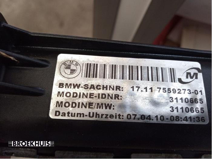 Radiator from a BMW Z4 Roadster (E89) sDrive 23i 2.5 24V 2010