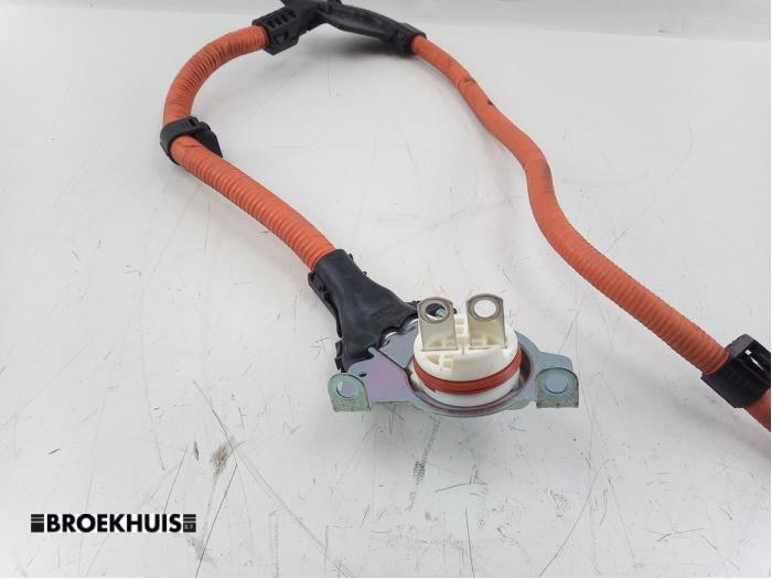 Cable (miscellaneous) from a Toyota Auris Touring Sports (E18) 1.8 16V Hybrid 2016