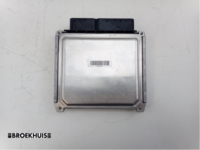 Injection computer from a Skoda Octavia Combi (5EAC) 1.6 TDI 16V 2017