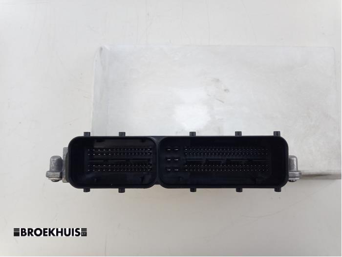 Injection computer from a Skoda Octavia Combi (5EAC) 1.6 TDI 16V 2017