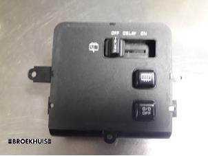 Usados Interruptor de calefactor luneta Jeep Cherokee/Liberty (KJ) 2.8 CRD 16V Precio € 10,00 Norma de margen ofrecido por Autobedrijf Broekhuis B.V.