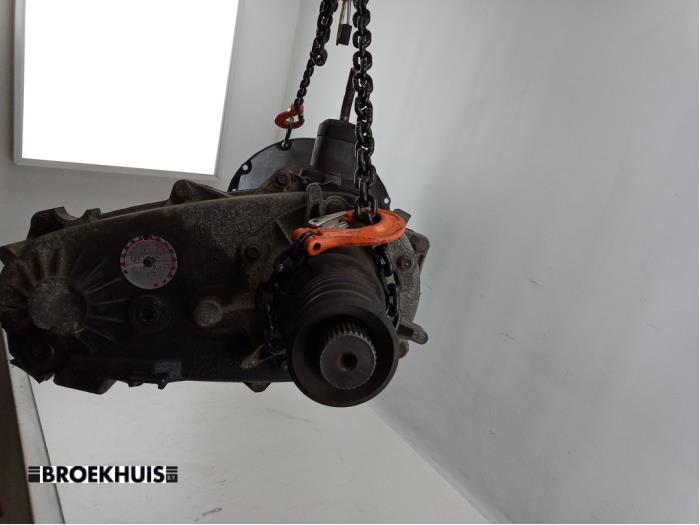Getriebe van een Jeep Cherokee/Liberty (KJ) 2.5 CRD 16V 2004
